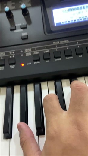 Piano + Cordas (Slow Strings) no Yamaha PSR-E473 - Bonito timbre em DUAL #yamaha #teclado #gospel