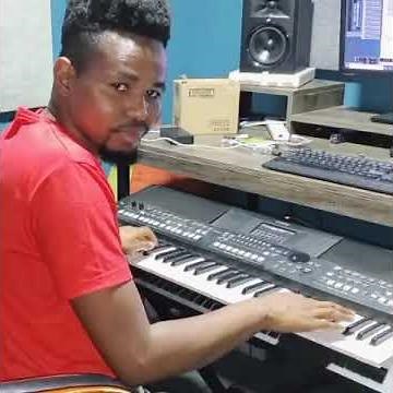 SEBEN 🎹MUSIC CONGOLESE STYLE LEVI PRO.one man band