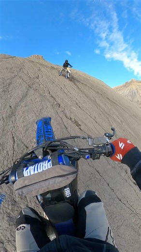 Carving some lines up the back of Skinny Ridge. #freeride #hillclimb #dirtbike #shorts #gopro