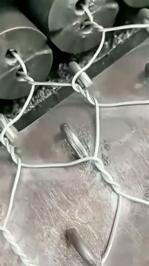 the process of making wire fences using machines
