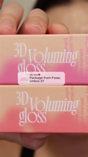 Unboxing the fwee 3D Volumizing Gloss in Sorbet and Candy! 💖✨