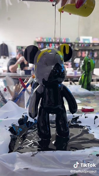 Addicted to these Fluid pours #fluidart #painting #fluidbear #art #artist #artistsoftiktok #thefluidproject