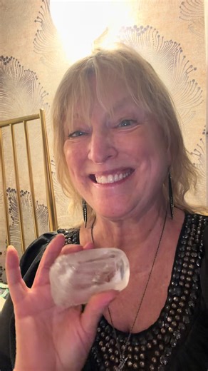 Tarot Dinner Party in Washington Heights this Friday night. Thanks for including me, Margaret! Music: Harlem River Drive Musician: Brian Dunne @briandunnemusic @fantasticcatband #tarotcardreaderangelalucy #tarotreaderwashingtonheights #psychicwashingtonheights #briandunne #dinnerpartyideas