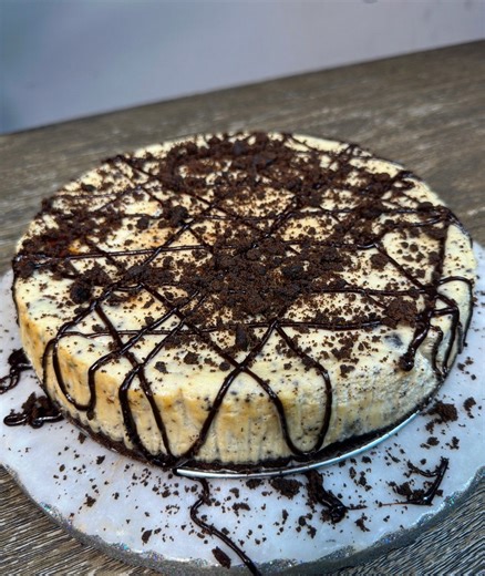 6.6K views · 95 reactions | Double Fudge Brownie Cheesecake! Drop More Cheesecake Suggestions Below | Full Step By Step Recipe Link In My Bio #myrecipe #delishkitchen #atlchefd #cheesecake #duncanhines | Chef Darius | Facebook
