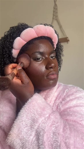 Trying out @NARS Cosmetics peach blush in shade: torrid I likeeee it!!! Do yall wear peach blush? #blush #coralblush #narsblush #blush #peachblush