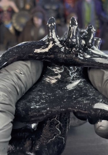 Venom Cleaning ASMR Experience for Relaxation