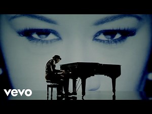 Beneath Your Beautiful - Labrinth feat. Emeli Sandé clip à découvrir sur TrackMusik