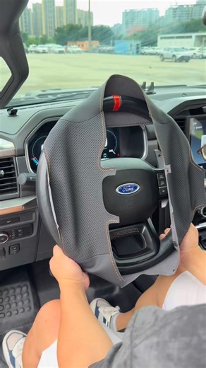 Stitchingcover on Instagram: "🧐How to easily&correctly put the wrap over your wheel Shop now: www.stitchingcover.com #holiday #holidayfun #handmade #diy #automobile #caraccessories #steeringwheelcover"