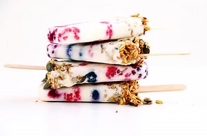 EASY Breakfast Yogurt Popsicles - I Heart Naptime