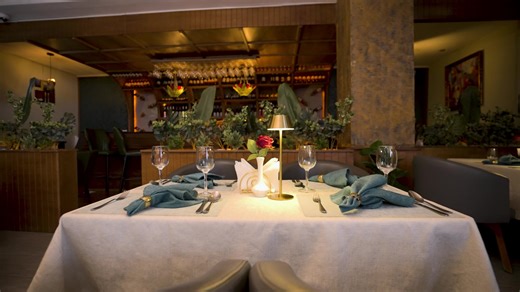 ✨ Step into our world of decadence and luxury at Golden Plate. Experience the chic ambiance for yourself with us! ✨ #goldenplate #goldenplaterestaurant #finedining #luxuryeats #restaurantatmosphere