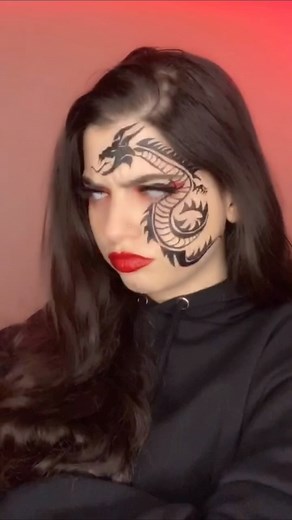 Tugce Demir on Instagram: "Wait for it #makeup"