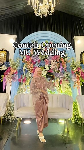 Contoh Opening MC Wedding‼️🎤 Note: Pembawaan saat opening bisa di adjust menyesuaikan tempat acara (rumahan/gedung) dan kultur keluarga pengantin ya, yang tentunya sebagai MC dituntut untuk memahami psikologis mayoritas audience🥰 Semoga bermanfaat😍🫶🏻 Ditunggu part 2 nya😘🤟🏻 Make ur wedding the best day ever with #TiaraMC, DM for Business💌 #TiaraMC #mcweddingcikarang #weddingplanner #weddingorganizercikarang #mcwedding #mcjabodetabek #mc #masterofceremony #mcbekasi #mcjakarta #mcnikahan #