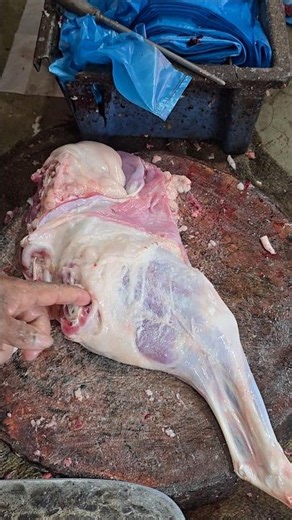 Excellent Butcher Mutton Cutting Skills #trending #shorts #youtubeshorts