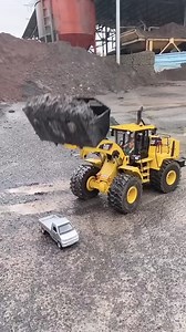 24K views · 272 reactions | Caterpillar 992G Wheel Loader Loading Trucks | Agricultral Harvers | Facebook