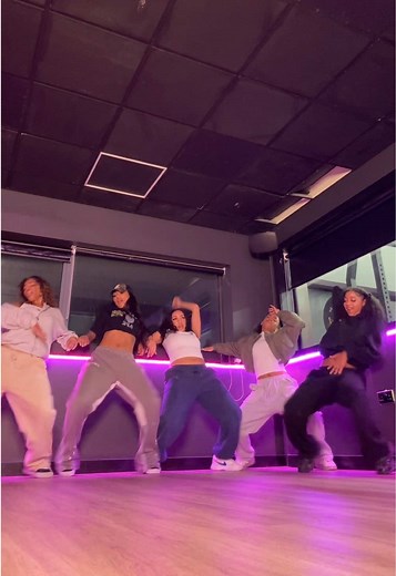 Master the Wall Dance Trend with Exciting Choreography