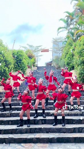 Christmas Dance Ideas for Kids | Fun and Easy Choreography 2023