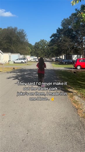 316K views · 3.4K reactions | Love it here. ☀️ #trailerpark #mobilehome #simpleliving | Horror Girl Diaries | Facebook