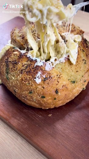Delicious Alfredo Bread Bowl Recipe