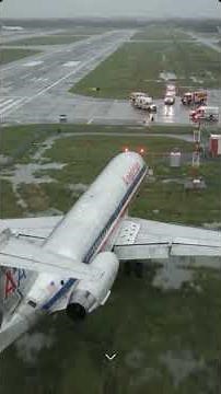 The Plane Hit Trees on Final Approach — Then the Pilots Had to Land a Damaged MD-83 😱✈️