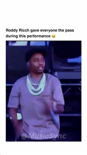 Is there a better live performance than this? | Roddy Ricch Performing the box at wireless #music