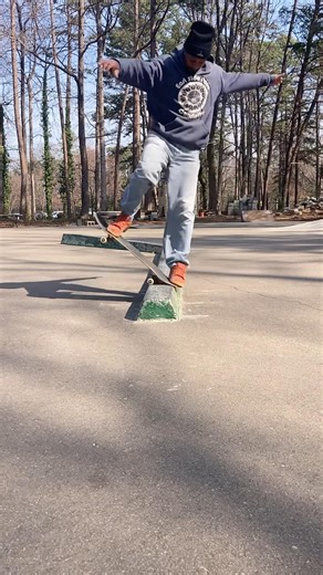 Working on slappy switch backside Bluntslides. #skateboarding #nikesb #skate