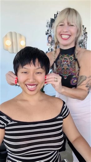 Jayne Matthews on Instagram: "What a pleasure! Lots of you ask about stick straight hair. I know her hair doesn’t look stick straight in the beginning of the video but trust me, it is. I did the last haircut as well and the grow out was about a year. That’s why you see a little bend on the ends because that’s what the razor does. I puts all this soft texture into it while carving the hair away, keeps it lying closer to the head and not sticking out everywhere which is the great fear for people w