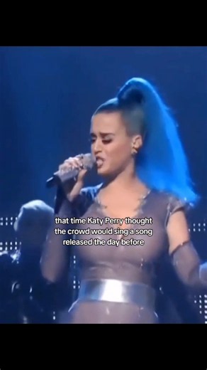 That time Katy Perry thought the crowd would sing a song released the day before 😭💔