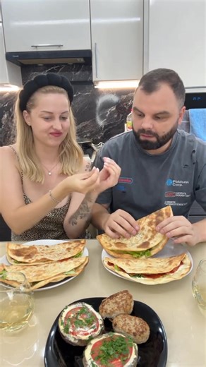 1.2M views · 5.8K reactions | When sandwich I salty 藍 Behind the scenes till end of video 藍 #viralvideoシ #funnyreelsvideo #funnymoments #cctomusicnotmine #cctocredittotherightfulowner #facebookpost #FacebookPage DISCLAIMER: This uploaded video are not mine. No copyright infringement intended. I didn't own this video. Entertainment purposes only. | Lenlen vlogs | Facebook