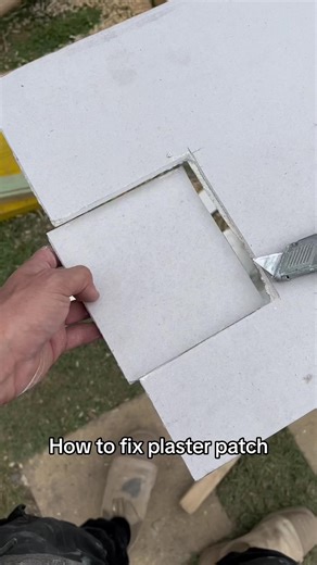 Fixing a gyprock patch for our plasterers! #tipsofthetrade #chippylife #plastering #plasterboard #gyprocker #fypシ #viral #building #carpentry #tradielife #tips #easytips #howtodo #nfbuild #dayinthelife #buildingsomething #makita #tools #quickfix #chippytalk #carpentersoftiktok #buildersoftiktok #buildertok #chippytok #plasterpatch