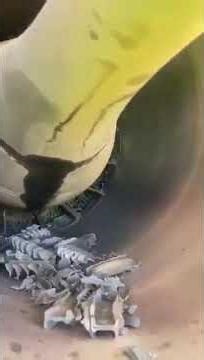 A320 DISINTEGRATED FRAGMENTS OF ENGINE.