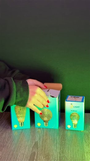 Mira lo que puedes comprar en Ultra Led... 💚 Parece un foco normal, ¿verdad?🤔 ¡Pero espera a encenderlo! Cuando lo haces, comienza la magia. 🤩 Nuestros bombillos LED 3D transforman cualquier espacio con un efecto visual único y fascinante. Dale un toque diferente a tu hogar u negocio. ¡Visítanos y sorpréndete! 💡 #bombillos #led #3d #ultraled #iluminación #iluminatuvida | Ultra led