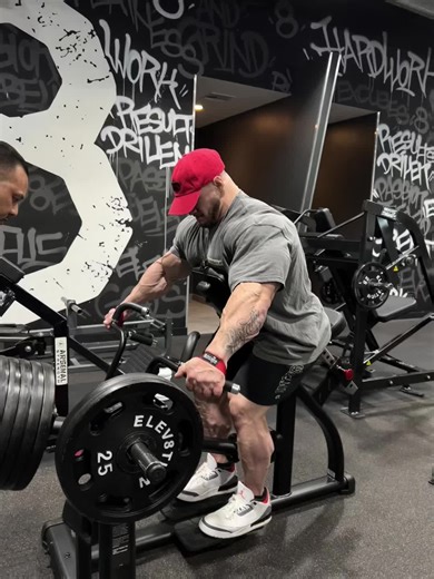 Back day going down!!!!!! #fit #fitness #fittok #fitcheck #fitnesstips #fitnessmotivation #you #youtube #youtuber #back