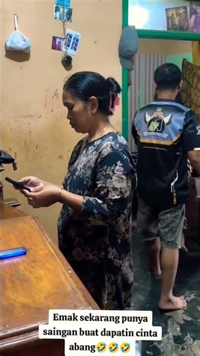 Emak sekarang punya saingan buat dapatin cinta abang🤣🤣🤣 #hiburan #komedilucu #videolucu #lucu #funny