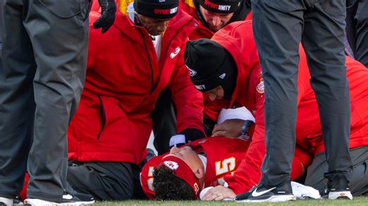 Chiefs' Patrick Mahomes starts rehab after ACL injury