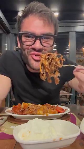 Aktif en keyifli ve iştahlı yiyen kişidir