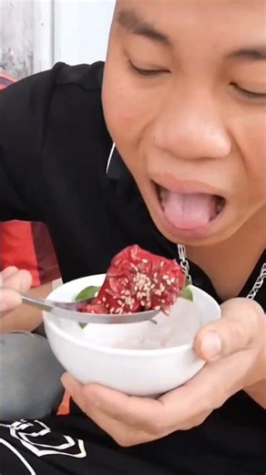 The blood pudding enthusiast visits Vietnam for the first time to eat blood pudding. #shorts