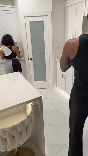 7.1K views · 403 reactions |  #comedy #funnyvideos #reaction #funny #bizmike #queen_eftu | Mr.Stupid | Facebook