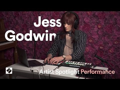 Singer-Songwriter Performance with Launchpad Mini and Launchkey Mini [MK3]: Jess Godwin // Novation