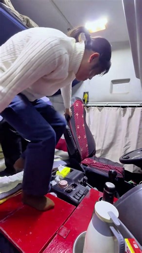 终于到了目的地，今天货卸不了，明天卸早点休息。#用抖音记录卡车生活 #夫妻日常 #roadtrip #automobile #truckdriver #truckdriverjobs #food