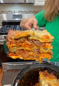 Easy crockpot lasagna — a delicious family dinner