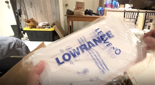 Watch Lowrance Elite FS 9 Fish Finder Review & Unboxing on Amazon Live
