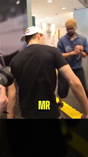 Mrsavage arrives in dusseldorf
