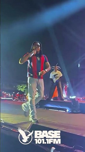 Olamide performing 99 at Seyi Vibez concert in Lagos