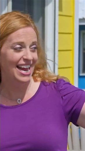 House Hunting by the Beach? Yes Please ☀️ #HouseHunters #HGTV #BeachVibes