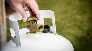 The TikTok Hack That Makes It Easy To Tell How Full Your Propane Tank Is - House Digest
