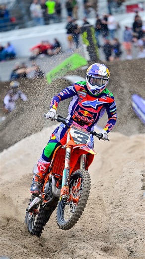 7x Daytona Supercross winner. All-time record holder. Can @elitomac make it 8 tonight? 👀🔥🏁 | Alpinestars