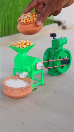 Small Machine Making Corn Flour | Amazing Mini Corn Grinding Process 🌽⚙️