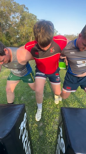 Front three Scrum #prop #hooker #sink | Wombat Rugby