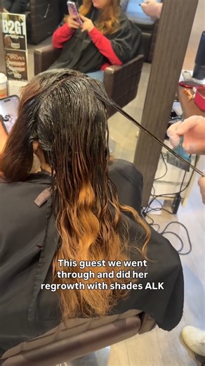 So many details packed into this — Redken ALK explained with purpose. Thank you, @blakereedevans , for sharing your knowledge and breaking it all down! 🙌🔥 @redkenpro #SalonCentricJonesboro #SalonCentricNEA #RedkenALK #RedkenEducation #HairScience #ColorPro #HairEducation #ProColor @saloncentric_jonesboro SalonCentric Jonesboro 𝓕𝓪𝓶𝓲𝓵𝔂 𝓞𝔀𝓷𝓮𝓭 & 𝓞𝓹𝓮𝓻𝓪𝓽𝓮𝓭 | SalonCentric Jonesboro