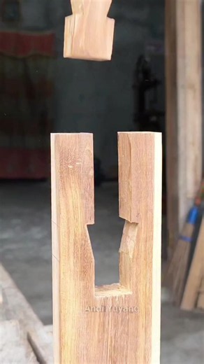 Here's how a carpenter makes a strong hardwood connection #woodworking #carpenters #traditionalwoodworking #timberframing #akhifakirilmu